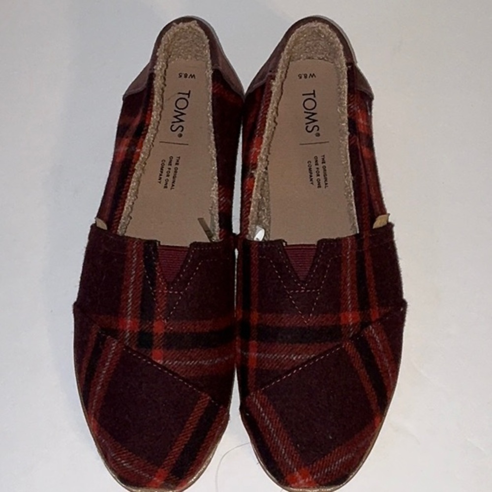 TOMS Red Plaid, Sherpa Lined Shoes, Size 8.5